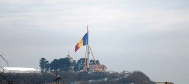 1 DECEMBRIE: Unde va fi arborat cel mai înalt steag din ţară